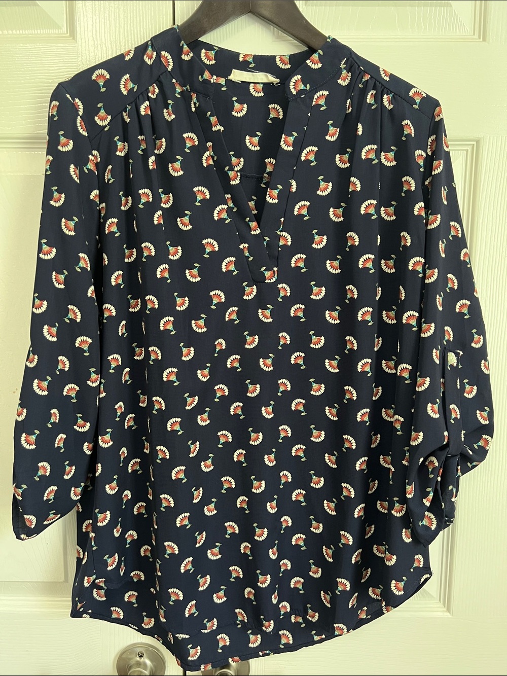 entro Navy Floral Fan Print V-Neck Blouse